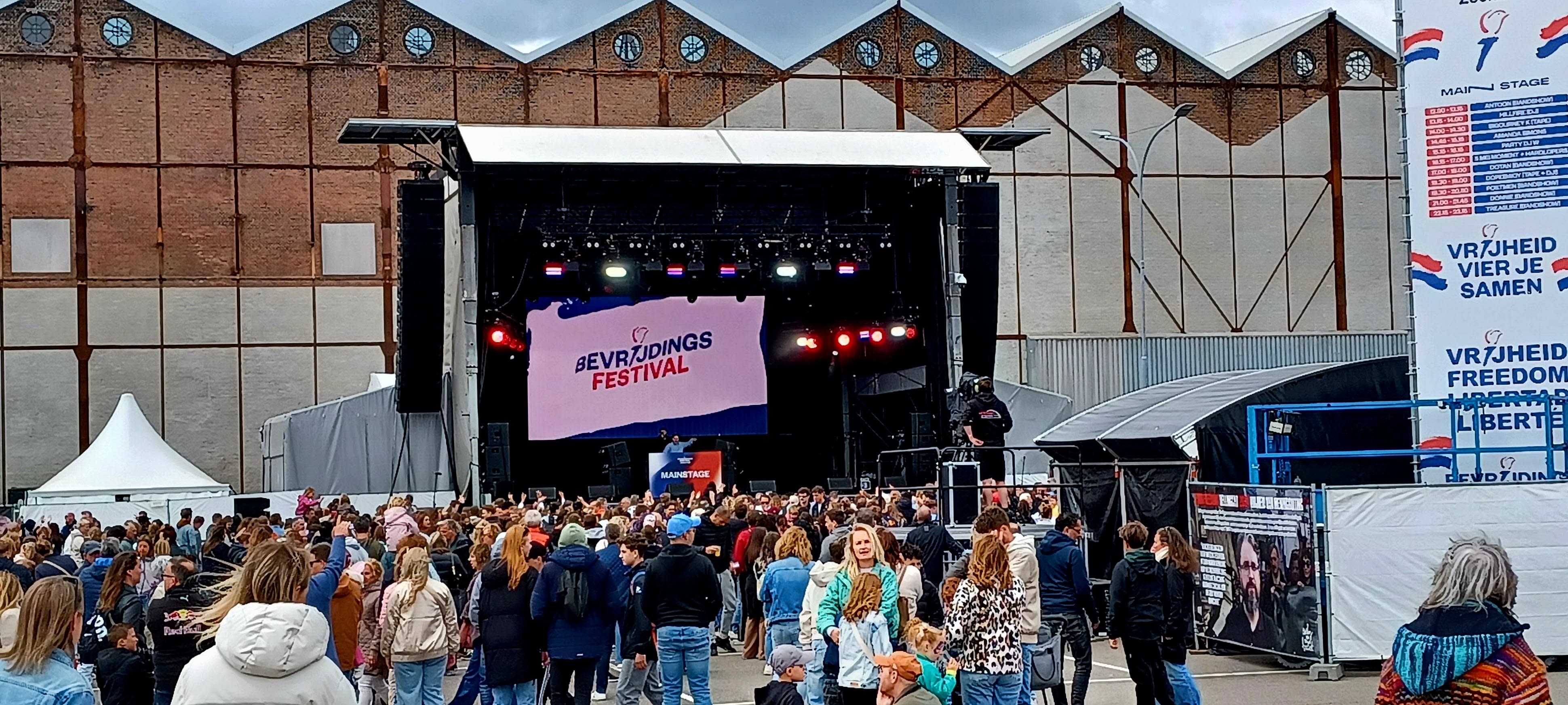 Jassen aan bij het bevrijdingsfestival. Foto: Anne-Marie van Iersel