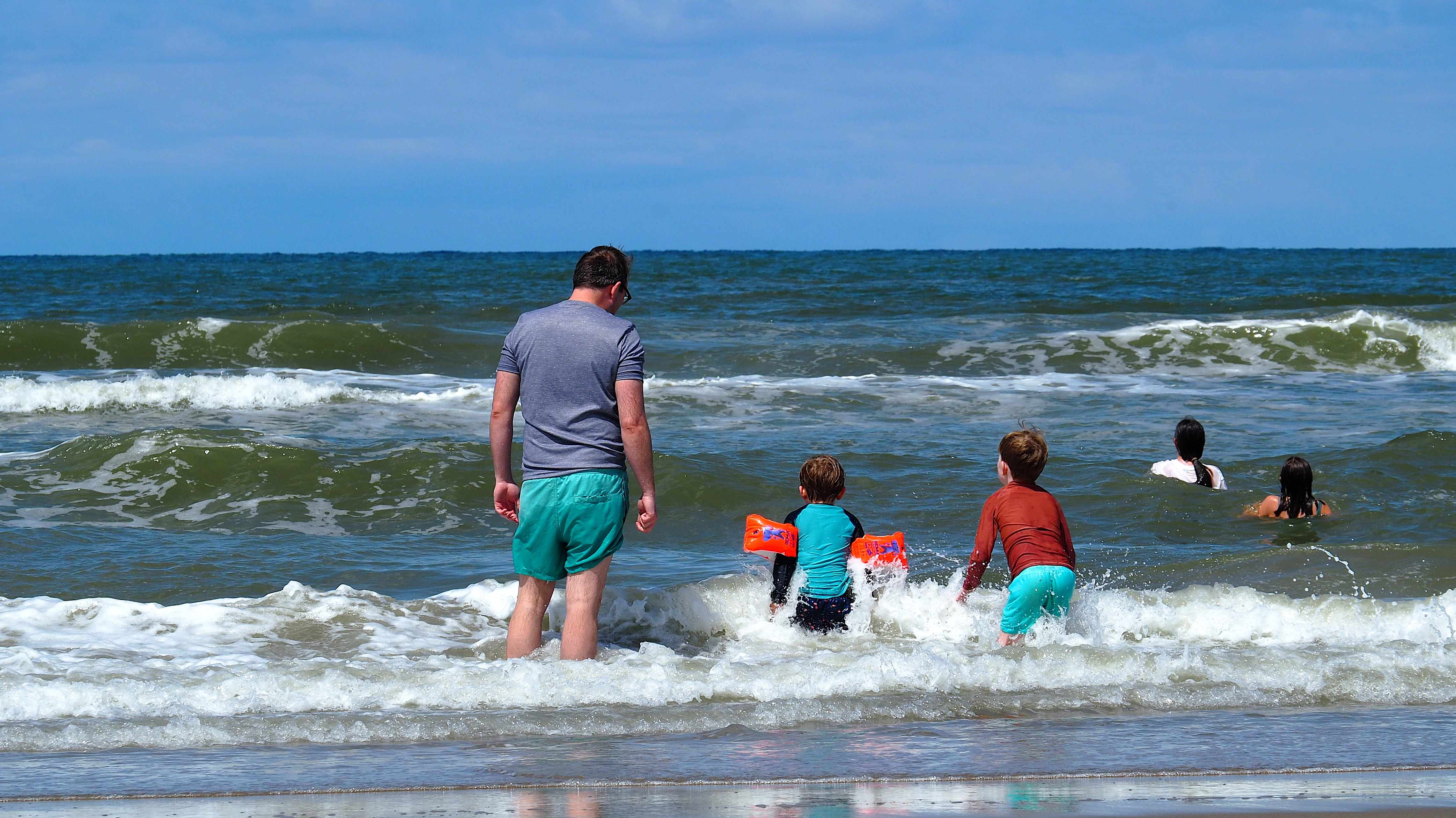 Weekendweer: zomers met zonneschijn, maar ook buien