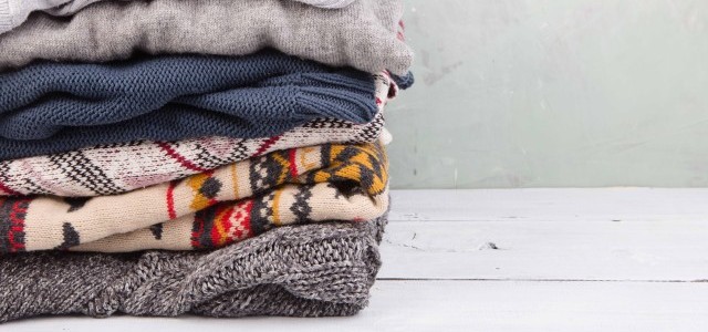 Verwarming een graad lager en dikke trui aan. Je bespaart er veel mee!