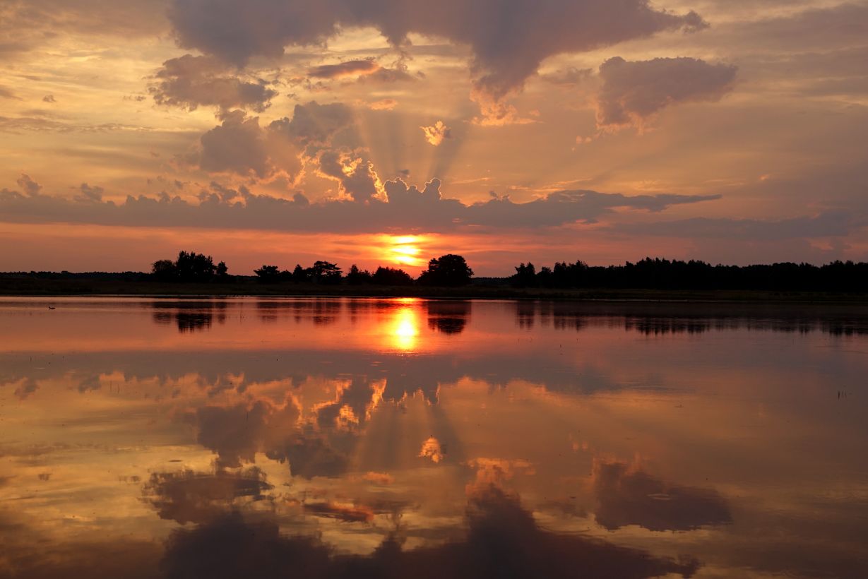 De komende dagen zien we nog regelmatig wolken en buien, maar na het weekend wordt het zonnig en zomers. Foto: Ben Saanen