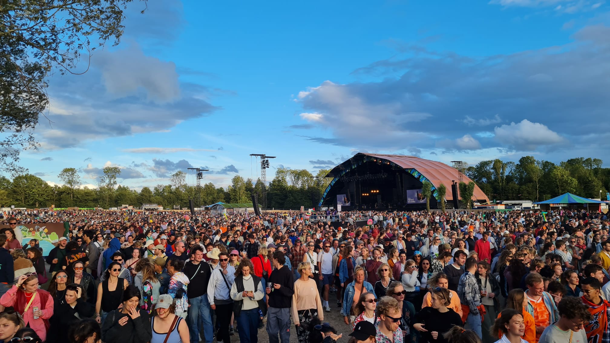 Heerlijk festivalweer bij Down the Rabbit Hole en Rock Werchter