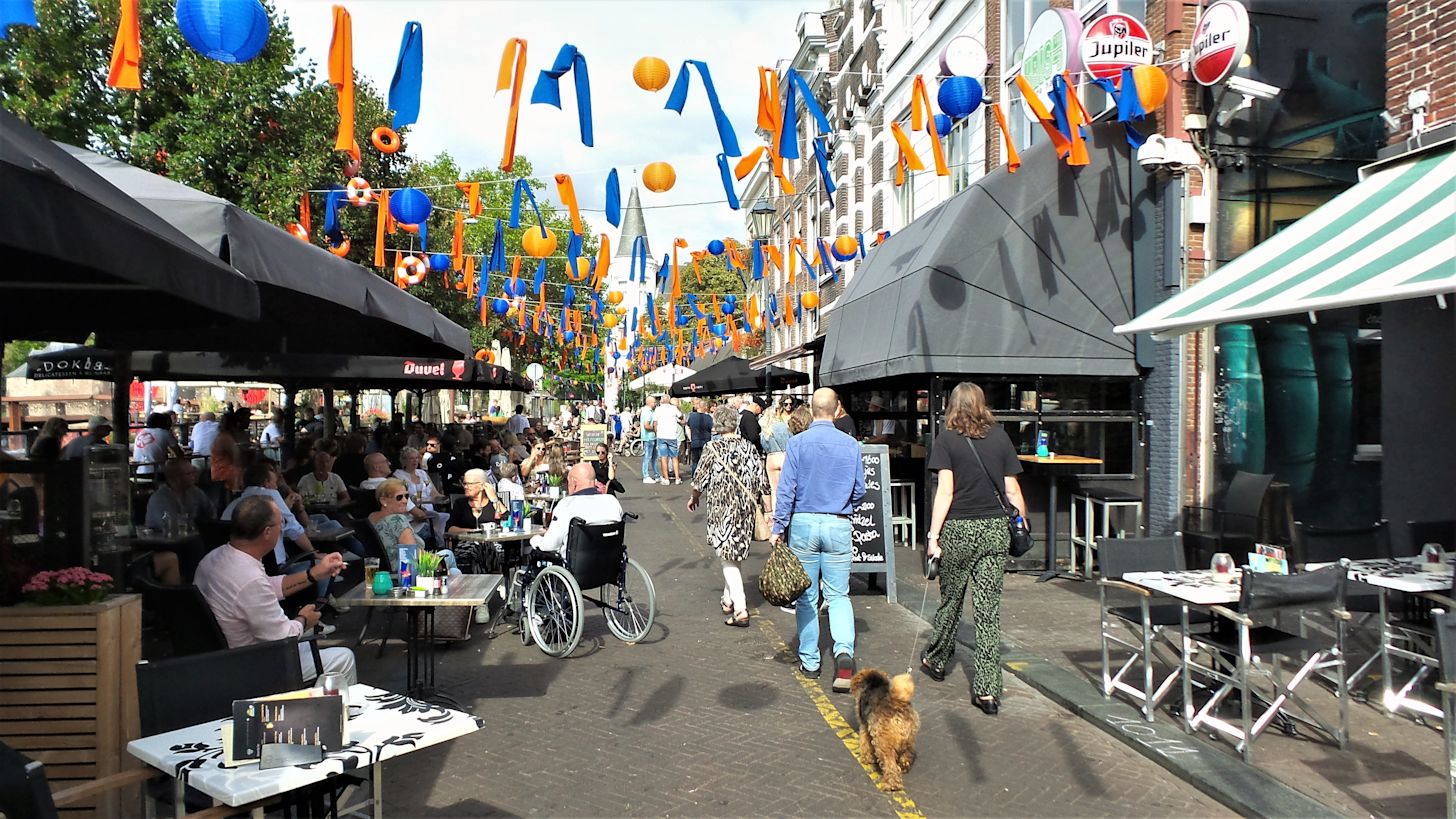 Volle terrassen in Breda. Foto: Henk Voermans