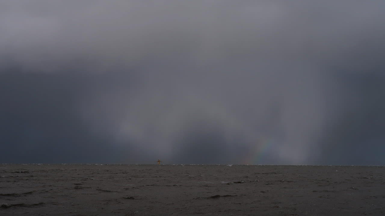 Maartse buien vanaf de Noordzee. Foto: Jannes Wiersema