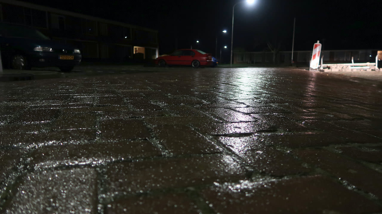 Gladheid door regen op bevroren ondergrond (ijzel). Foto: Jannes Wiersema