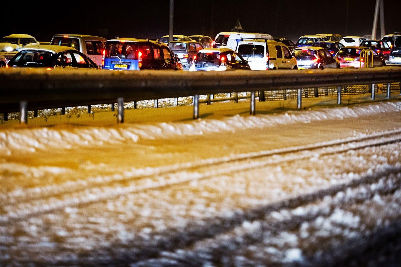 Sneeuwval en files. Foto: ANP / Robin Utrecht