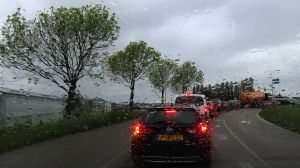 Regionaal veel regen, grote kans op extra verkeersdrukte