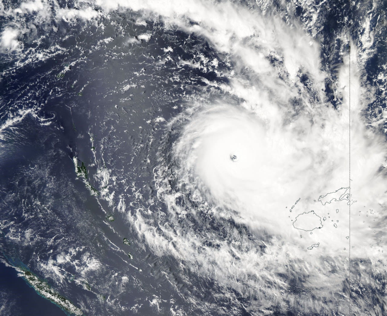 28dd392b-satellietfoto-cycloon-yasa-fiji-16-december-2020