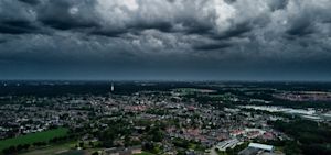 Toenemende kans op enkele stevige onweersbuien