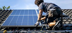 Liander: ook bewolkte dagen zorgen voor stroompieken zonnepanelen