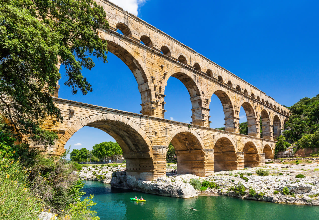 Pont du Gard bij Nîmes. Foto Adobe Stock / emperorcosar