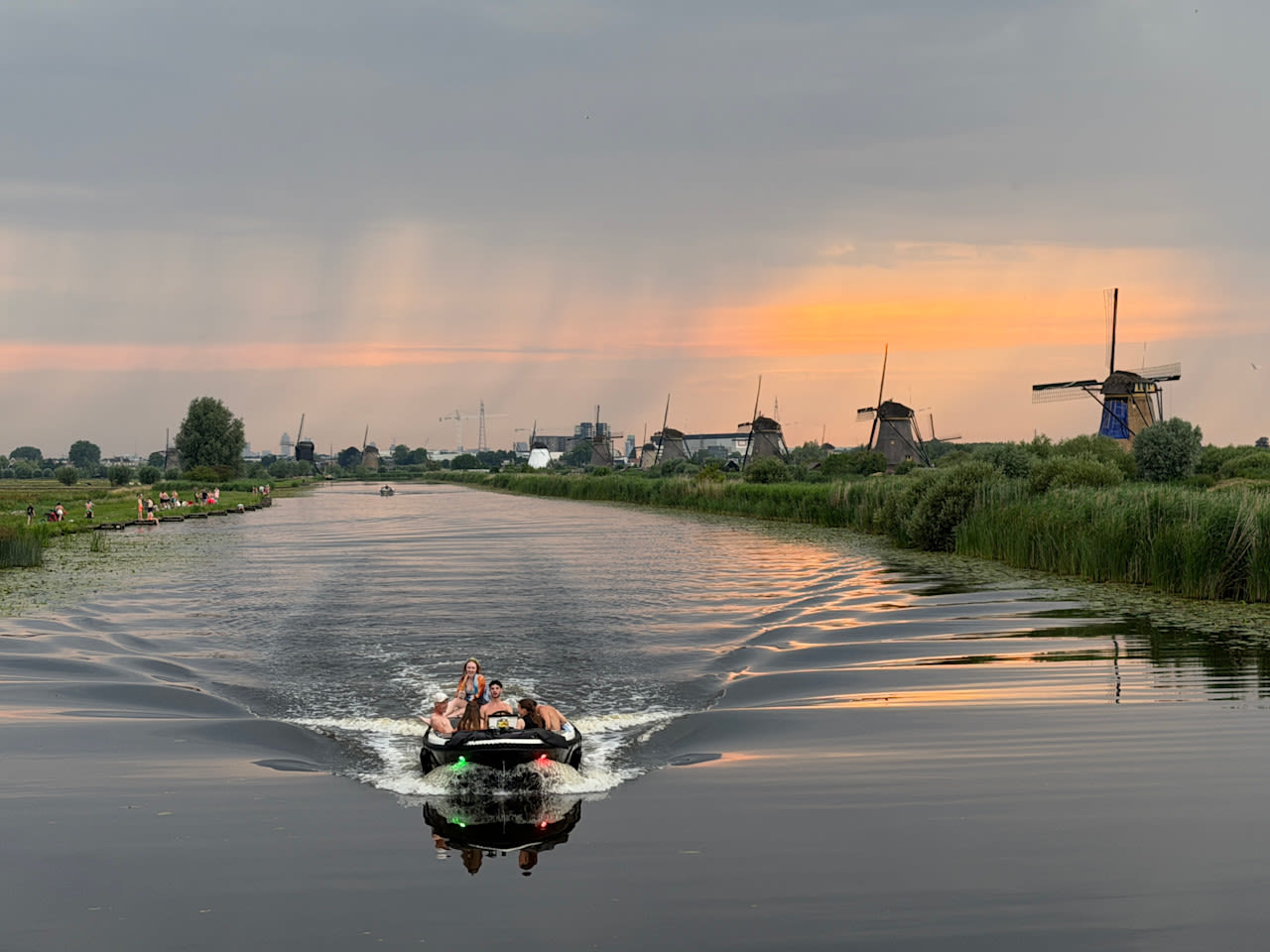 Op het water bij naderend onweer. Foto: Anneke Pellikaan